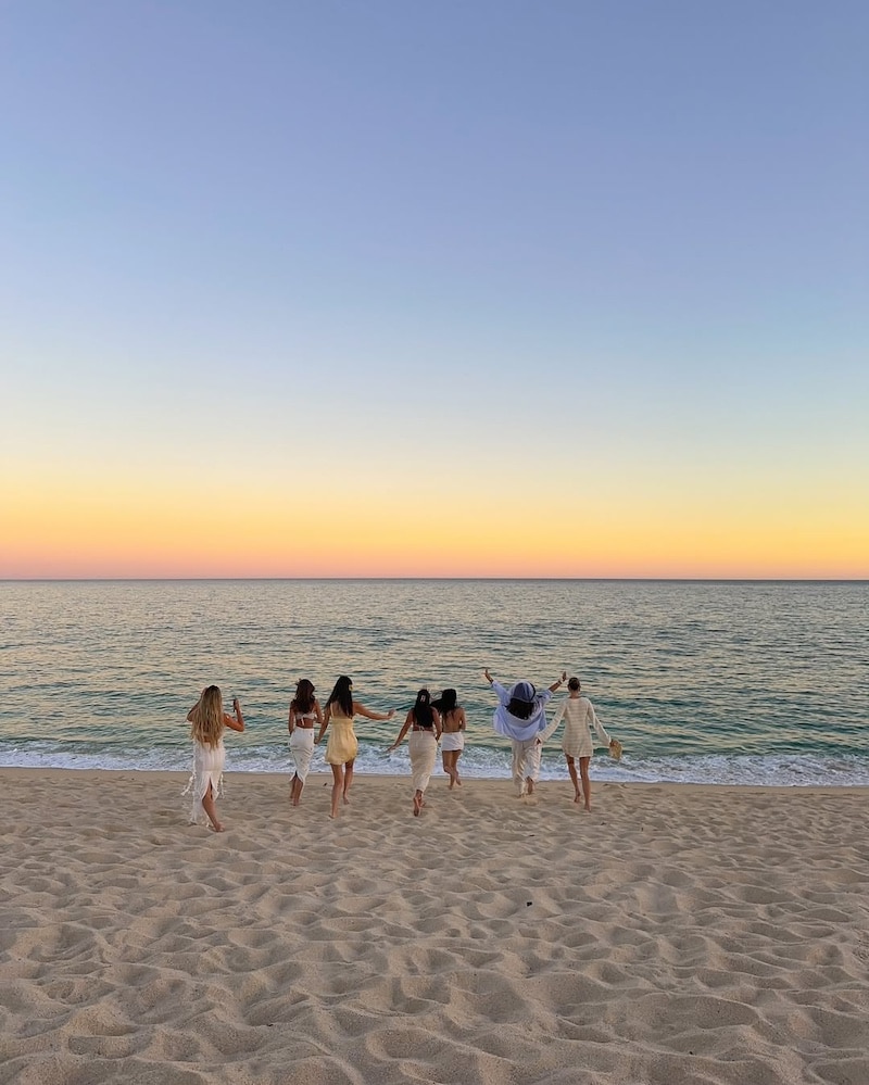 QUIZ! What should be your next epic BFF hangout?